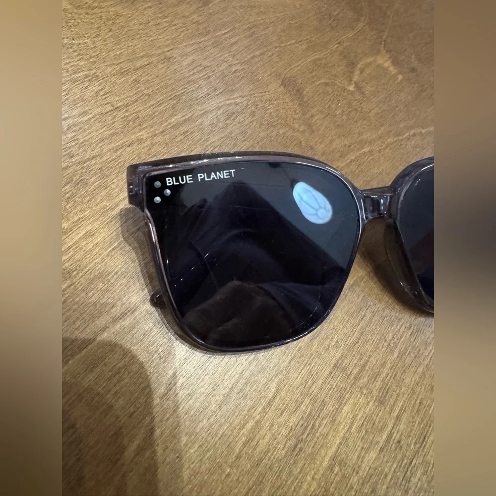 Blue Planet Eyewear recycled plastic polarized sunglasses NWT